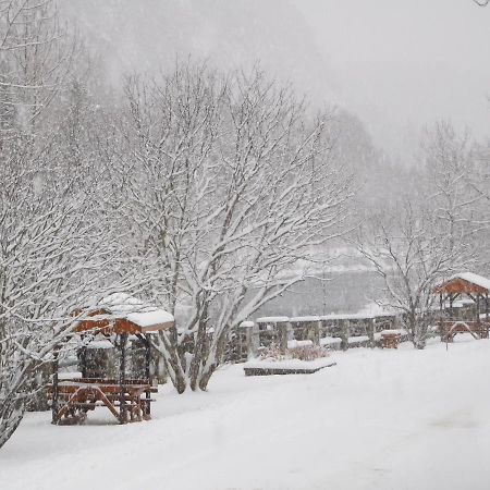 La Cabane Chez Jimmy Petit-Saguenay Kültér fotó